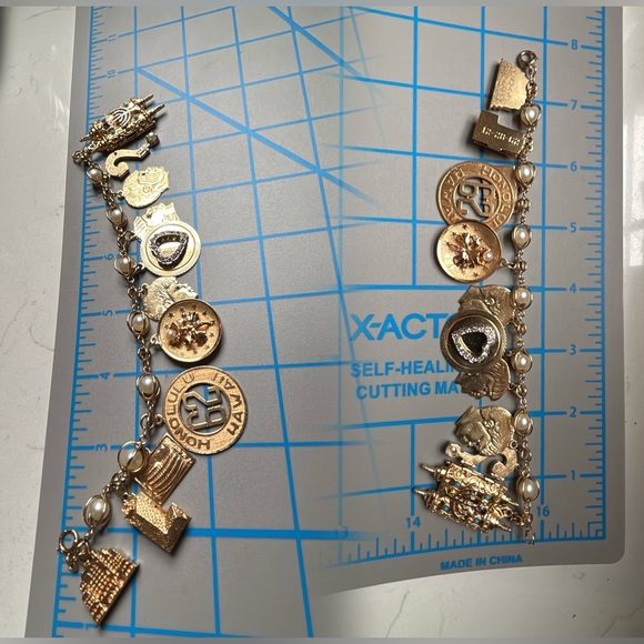 Jewelry - ✨NO LONGER AVAILABLE✨
Vintage Solid 14k Gold Charm Bracelet ( 63,4 GRAMS )